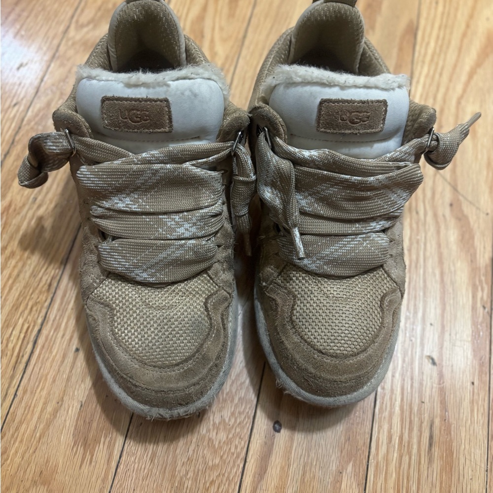 UGG Woman’s Tan Sneakers
